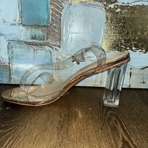 CLEAR GOLDEN HEELS